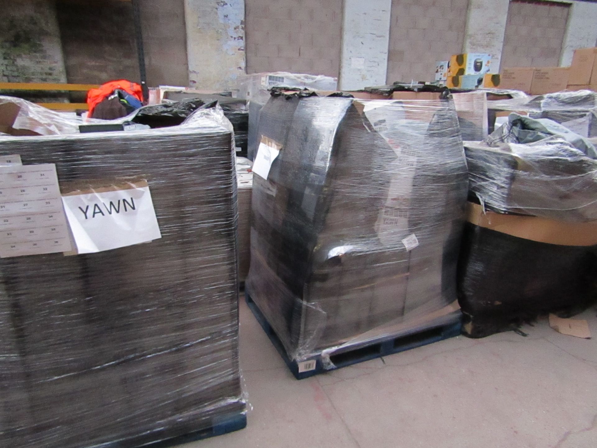 | 1X | PALLET OF APPROX 25-30 VARIOUS SIZED AIR BEDS, ALL RAW CUSTOMER RETURNS PICKED AT RANDOM FROM