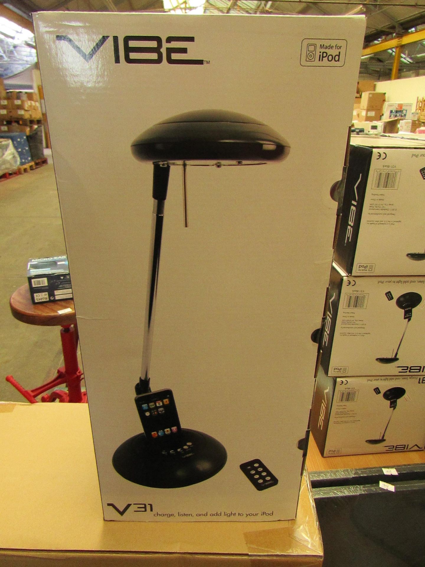 Vibe V31 Ipod Docking station With light. Can Be Used With AUX Lead to connect to your Phone.