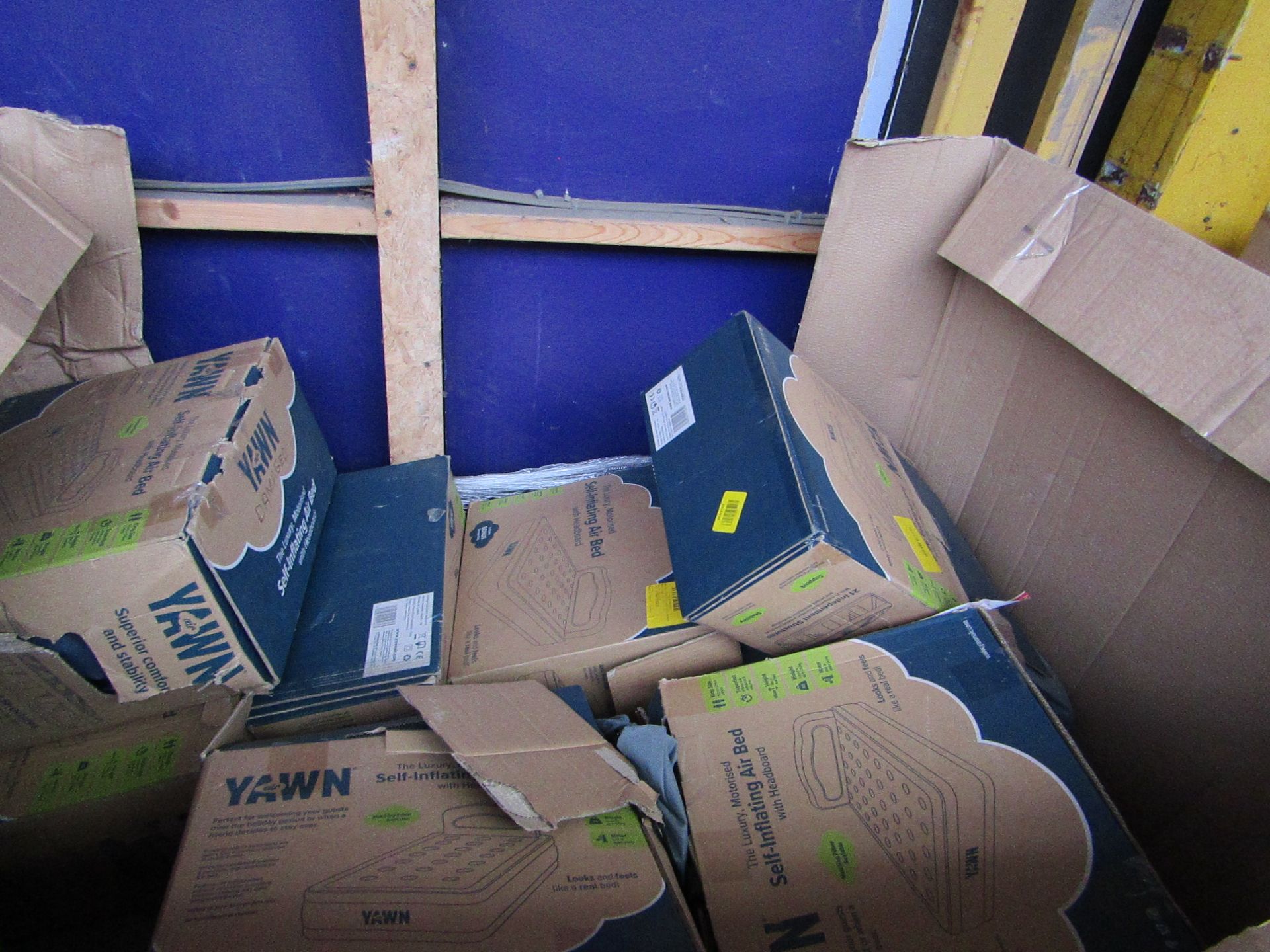 | 1X | PALLET OF APPROX 10-15 VARIOUS SIZED AIR BEDS, ALL RAW CUSTOMER RETURNS | UNCHECKED | NO