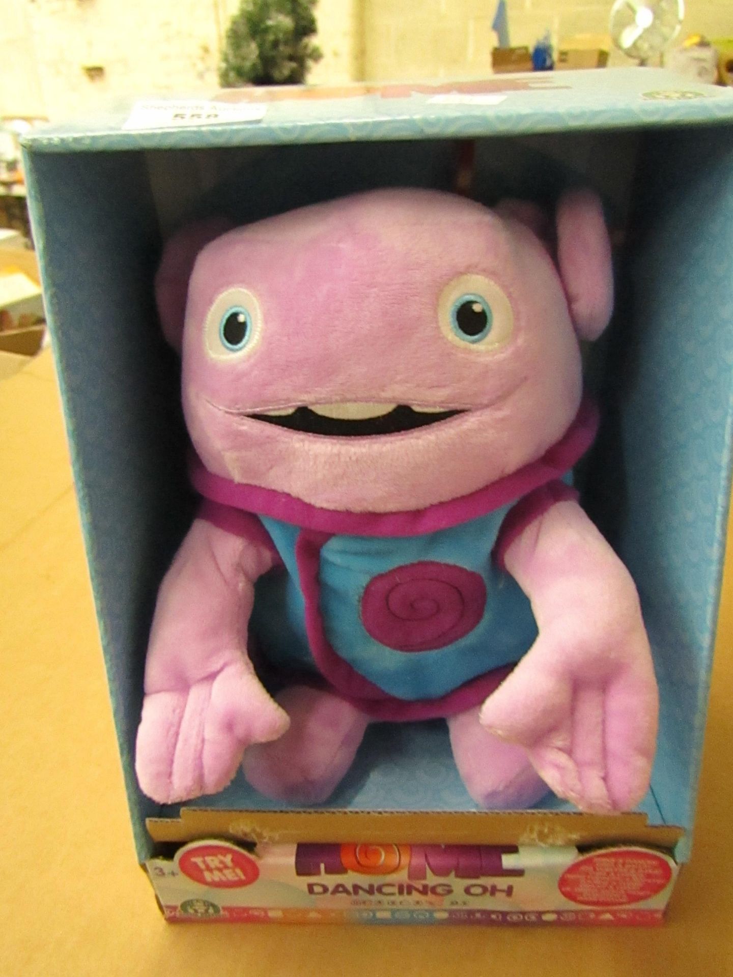 DreamWorks - HOME Dancing Oh Talking Teddy - Boxed.