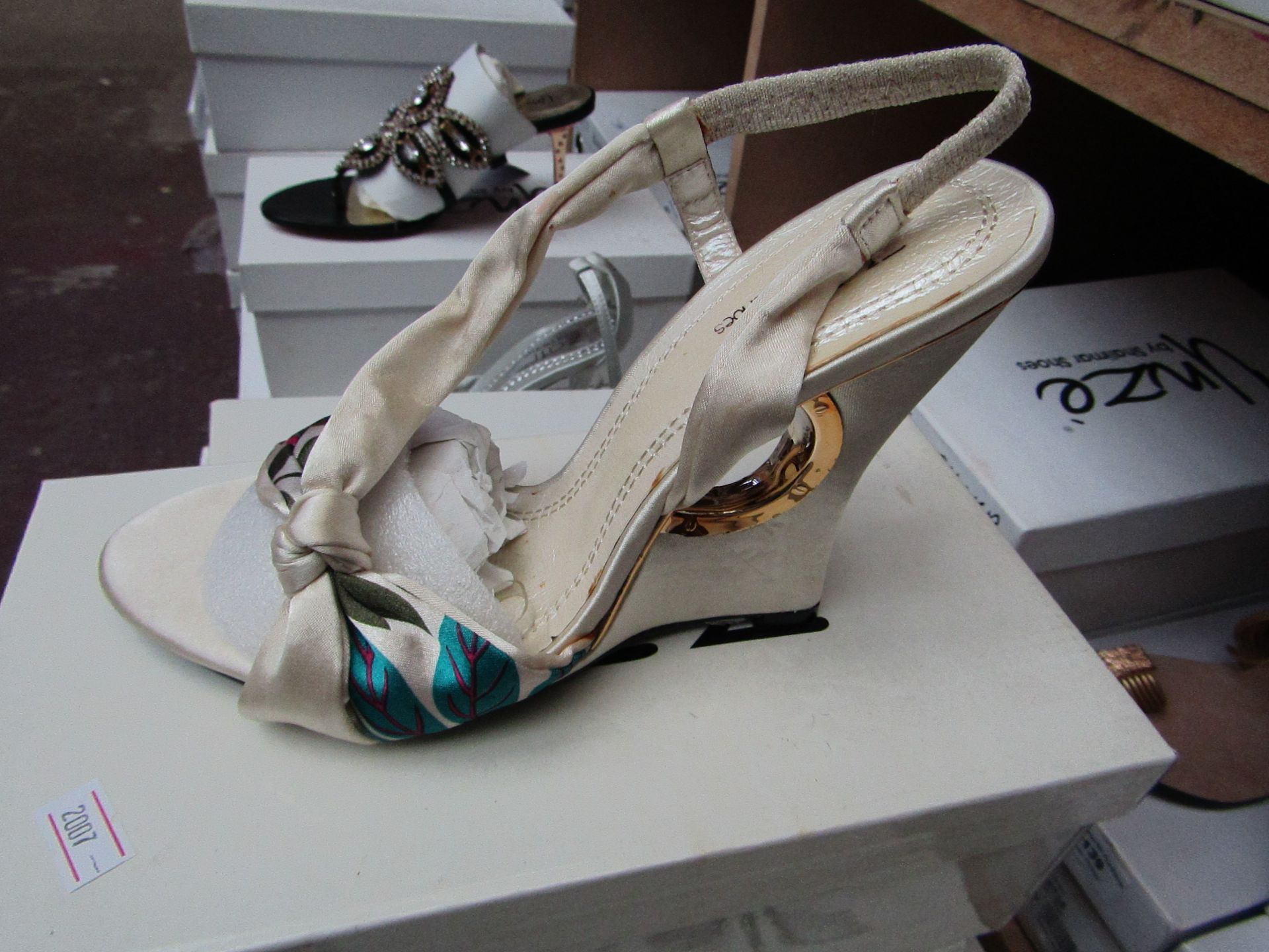 Zaif by Shalamar Shoes Ladies Ivory Shoes size 4 new & boxed see image for design