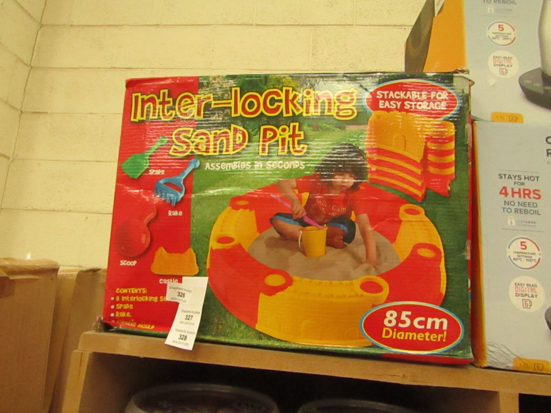 1 x Inter-locking Sand Pit 85cm (assembles in seconds) packaged unchecked (packaging may be