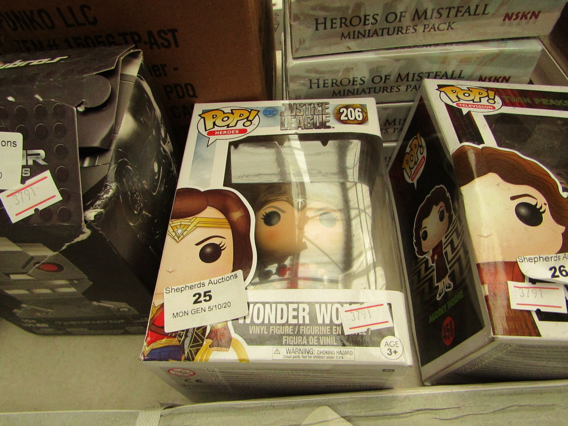 POP Heros - Justice League Wonder Women Vinyl Figure - Boxed.
