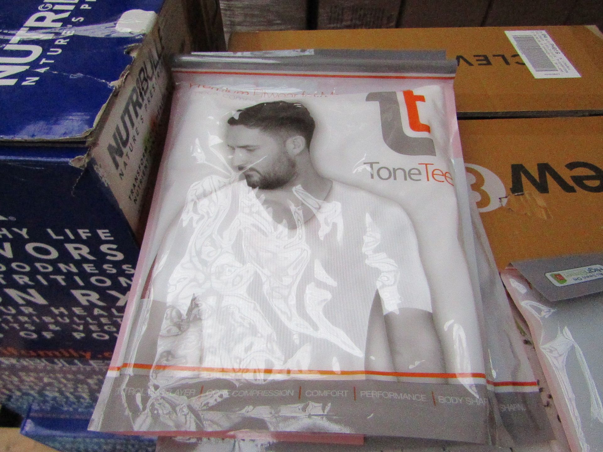 | 48x | TONE TEE V NECK COMPRESSION T-SHIRT WHITE XL | PACKAGED & BOXED | SKU 1508038582739 | RRP £