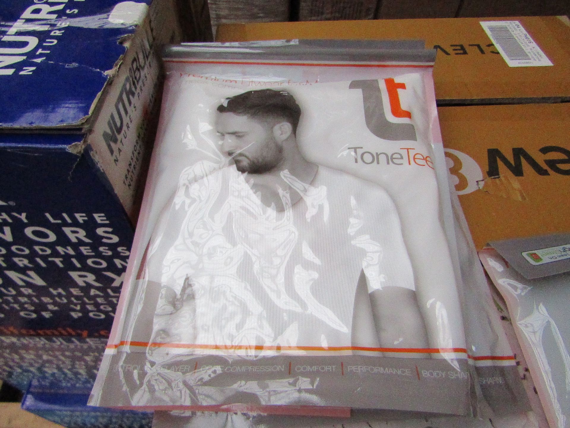 | 48x | TONE TEE V NECK COMPRESSION T-SHIRT WHITE XL | PACKAGED & BOXED | SKU 1508038582739 | RRP £