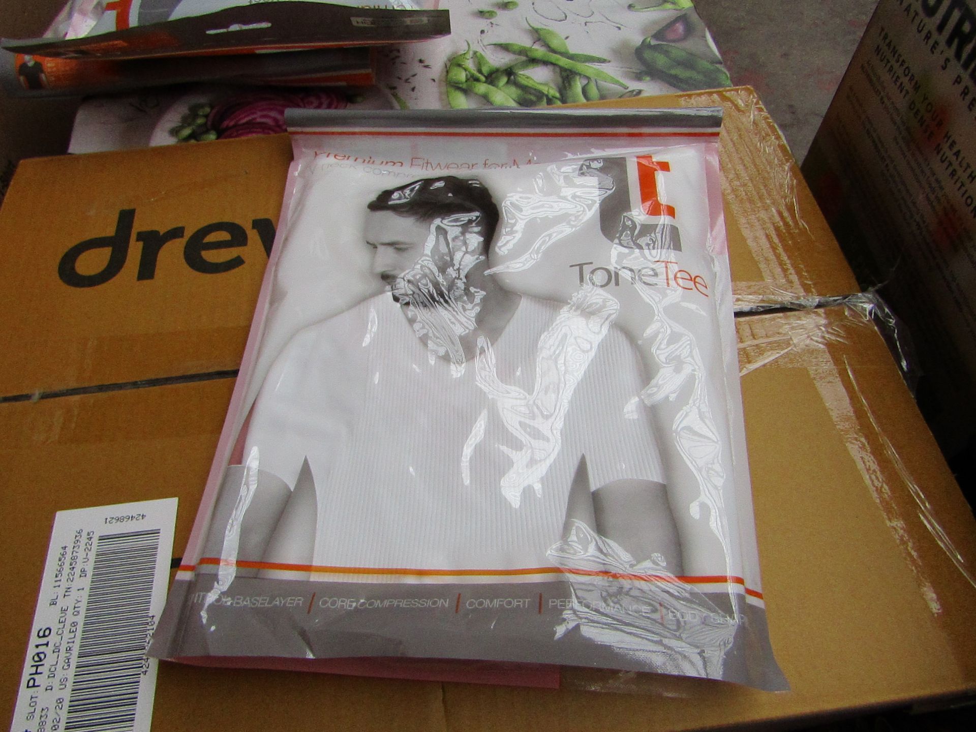 | 48x | TONE TEE V NECK COMPRESSION T-SHIRT WHITE XL | PACKAGED & BOXED | SKU 1508038582739 | RRP £