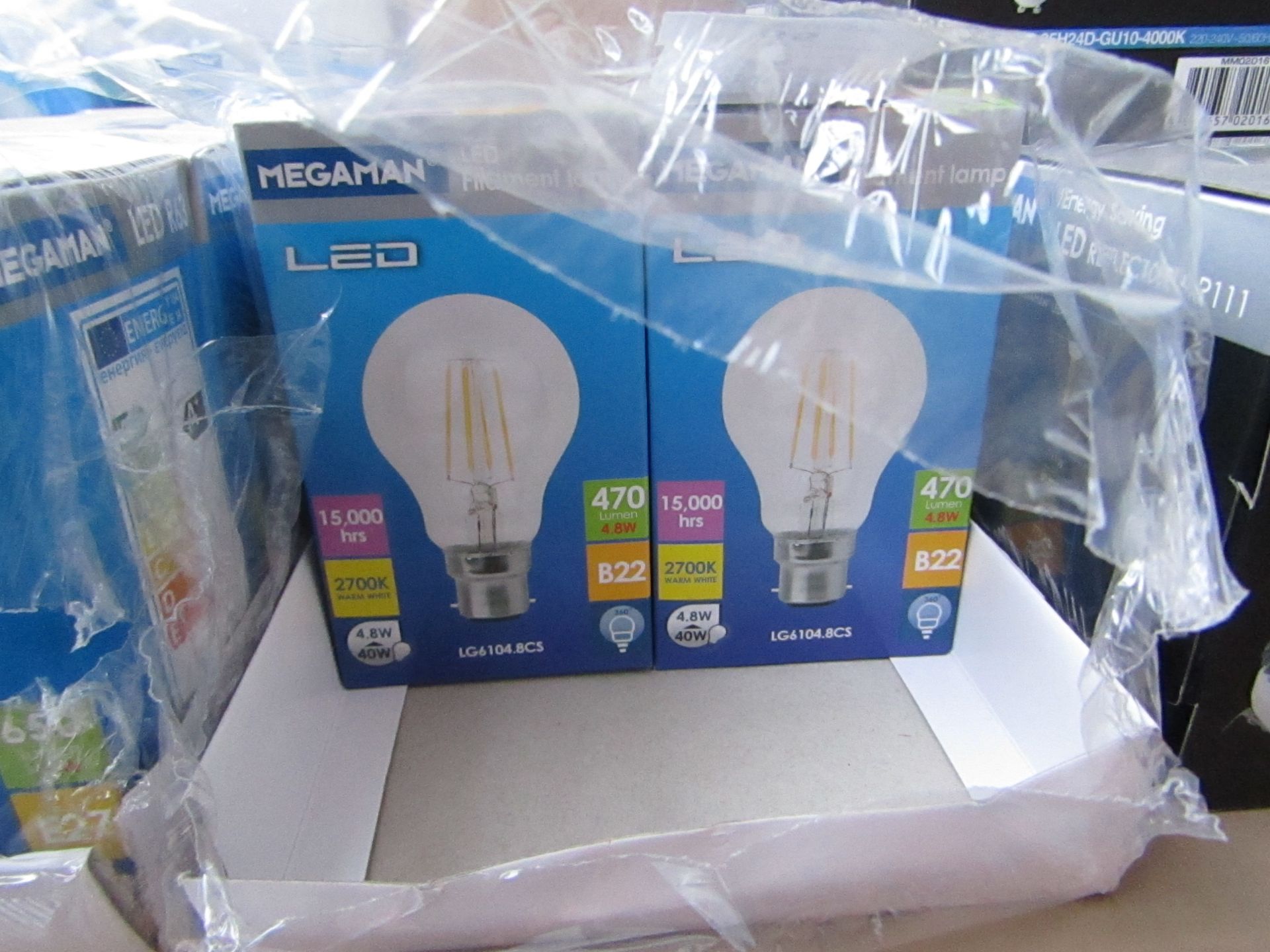 1x Megaman LED Filament bulb, new and boxed. 15,000Hrs / B22 / 470 Lumens