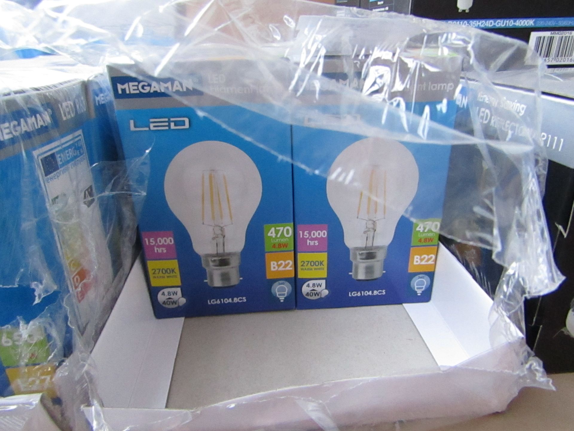 1x Megaman LED Filament bulb, new and boxed. 15,000Hrs / B22 / 470 Lumens