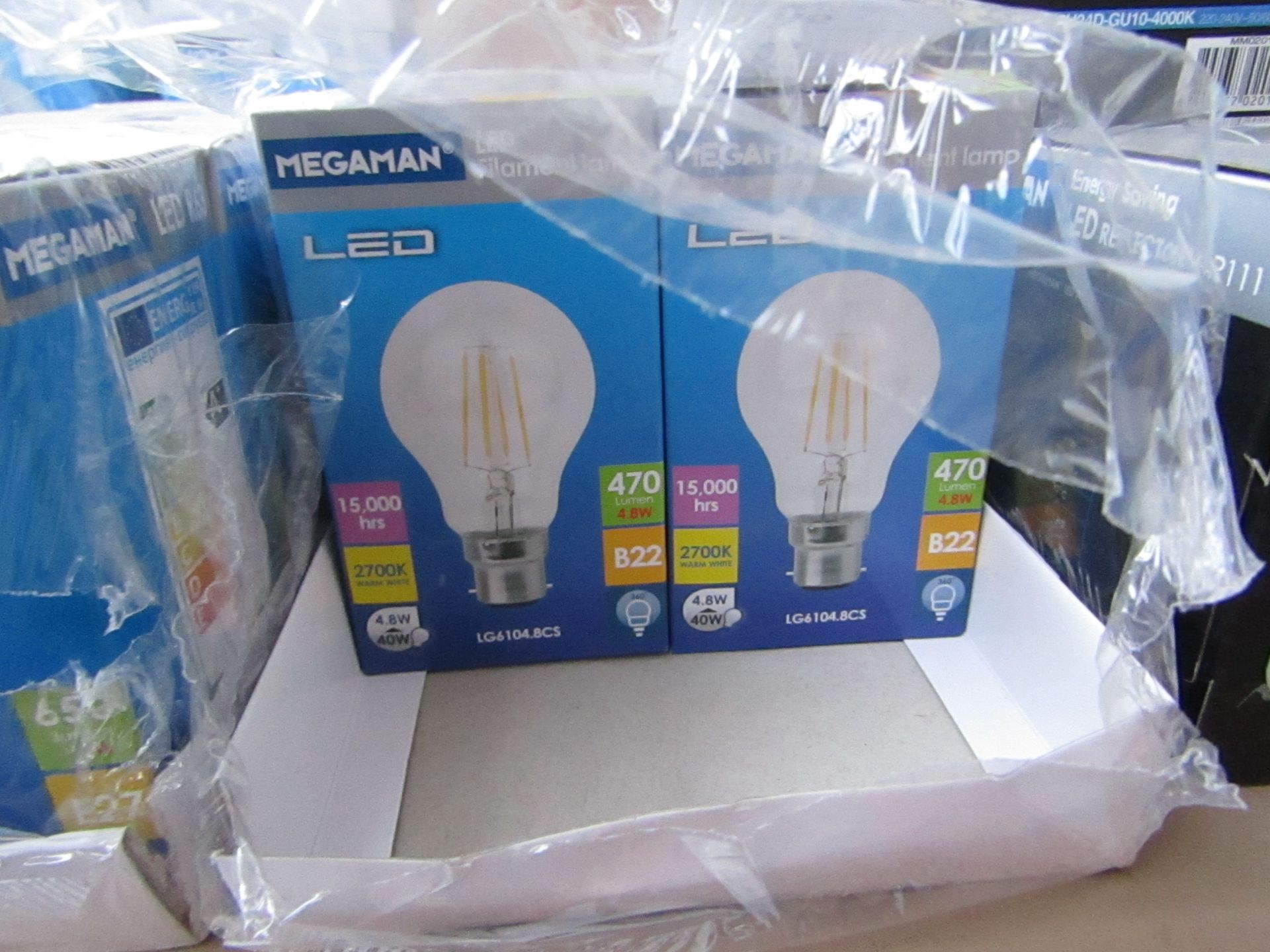 1x Megaman LED Filament bulb, new and boxed. 15,000Hrs / B22 / 470 Lumens