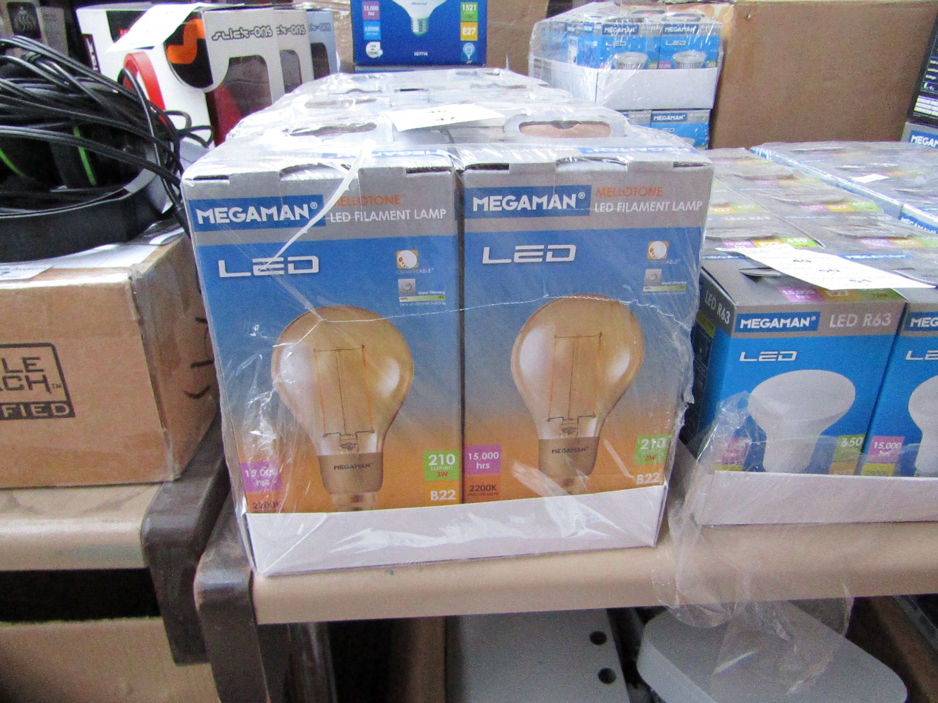 1x Megaman LED Filament bulb, new and boxed. 15,000Hrs / B22 / 210 Lumens