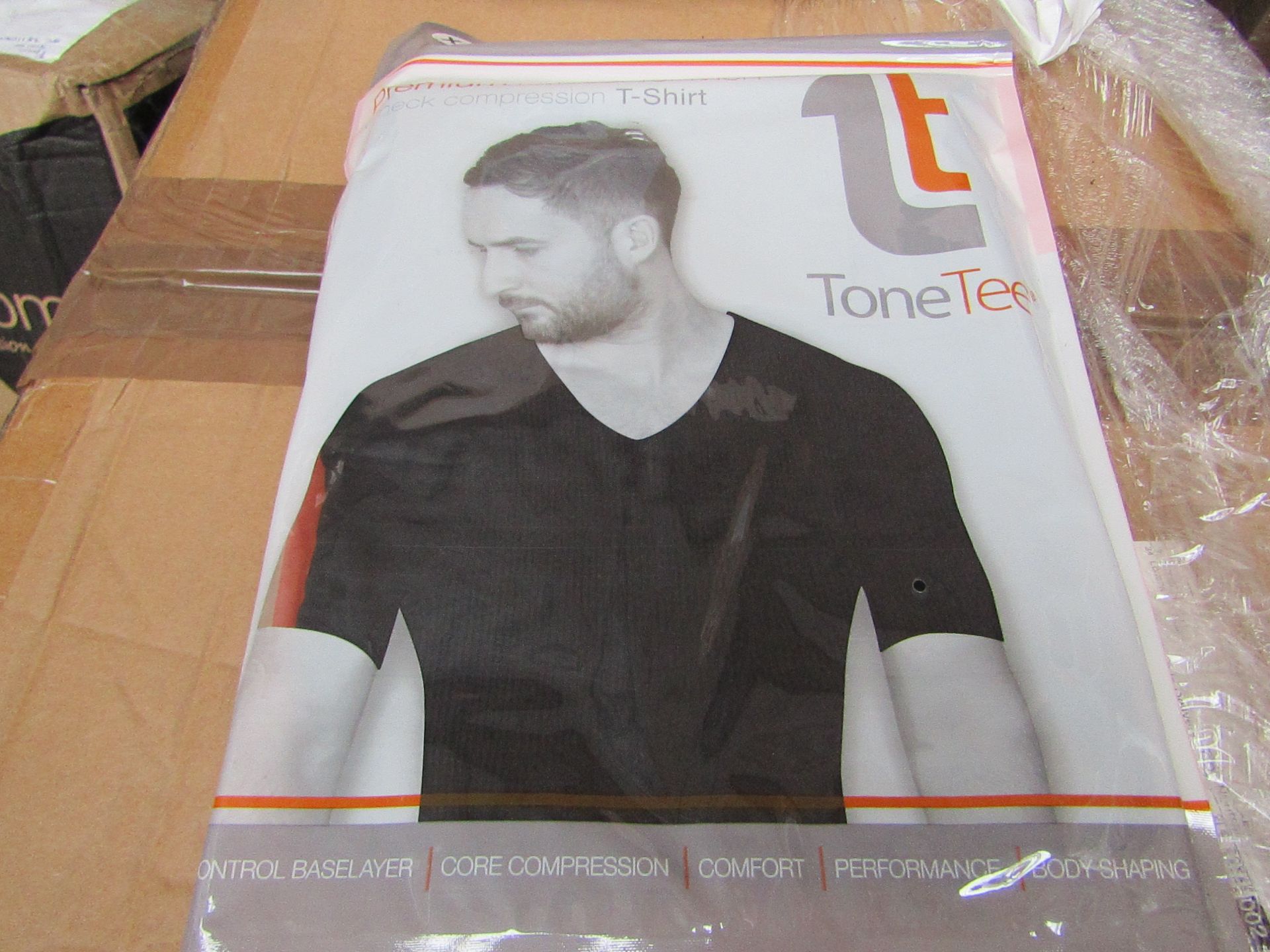 | 48x | TONE TEE V NECK COMPRESSION T-SHIRT BLACK XL | PACKAGED & BOXED | SKU 1508038582739 | RRP £