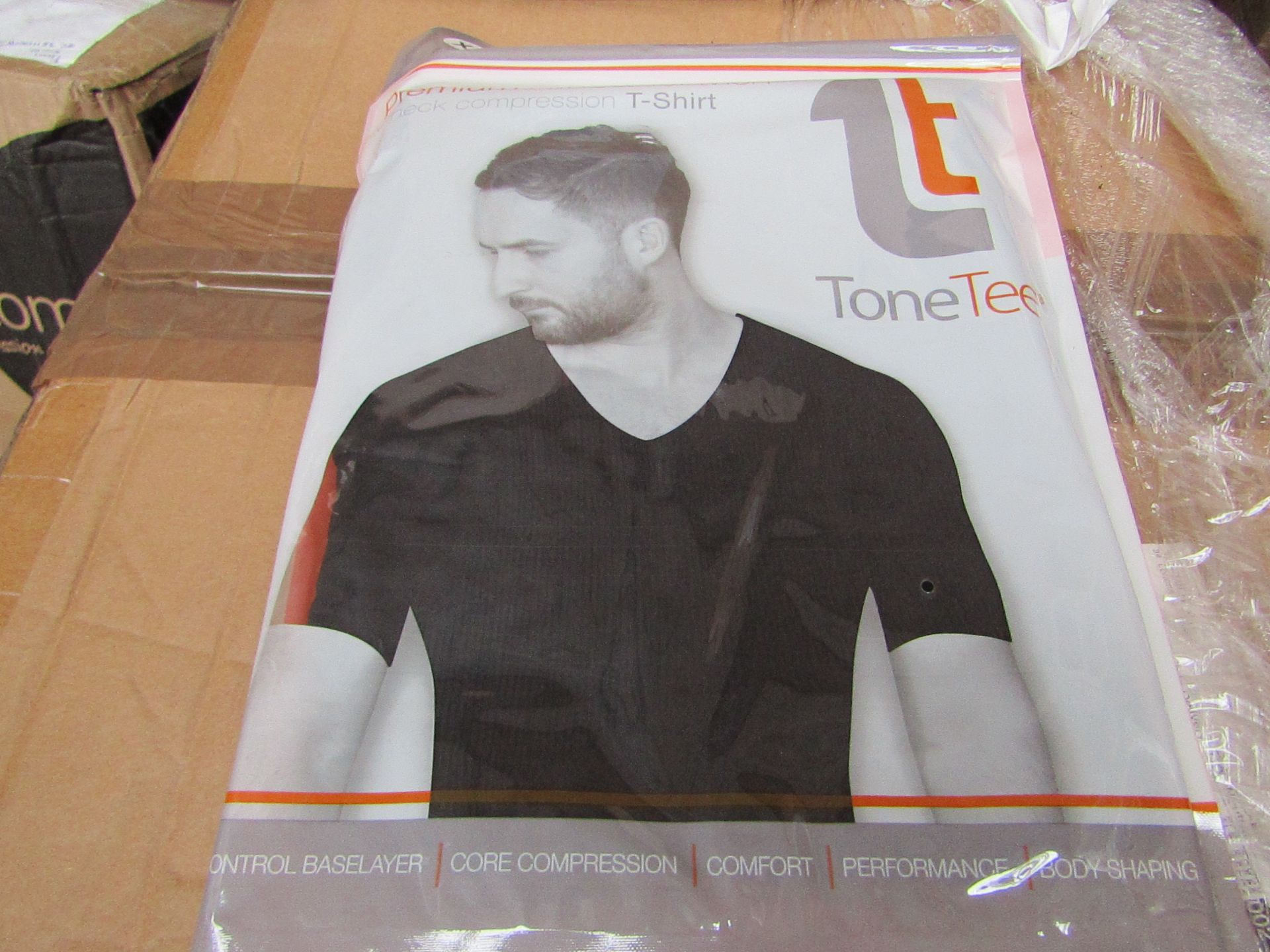 | 48x | TONE TEE V NECK COMPRESSION T-SHIRT BLACK XL | PACKAGED & BOXED | SKU 1508038582739 | RRP £