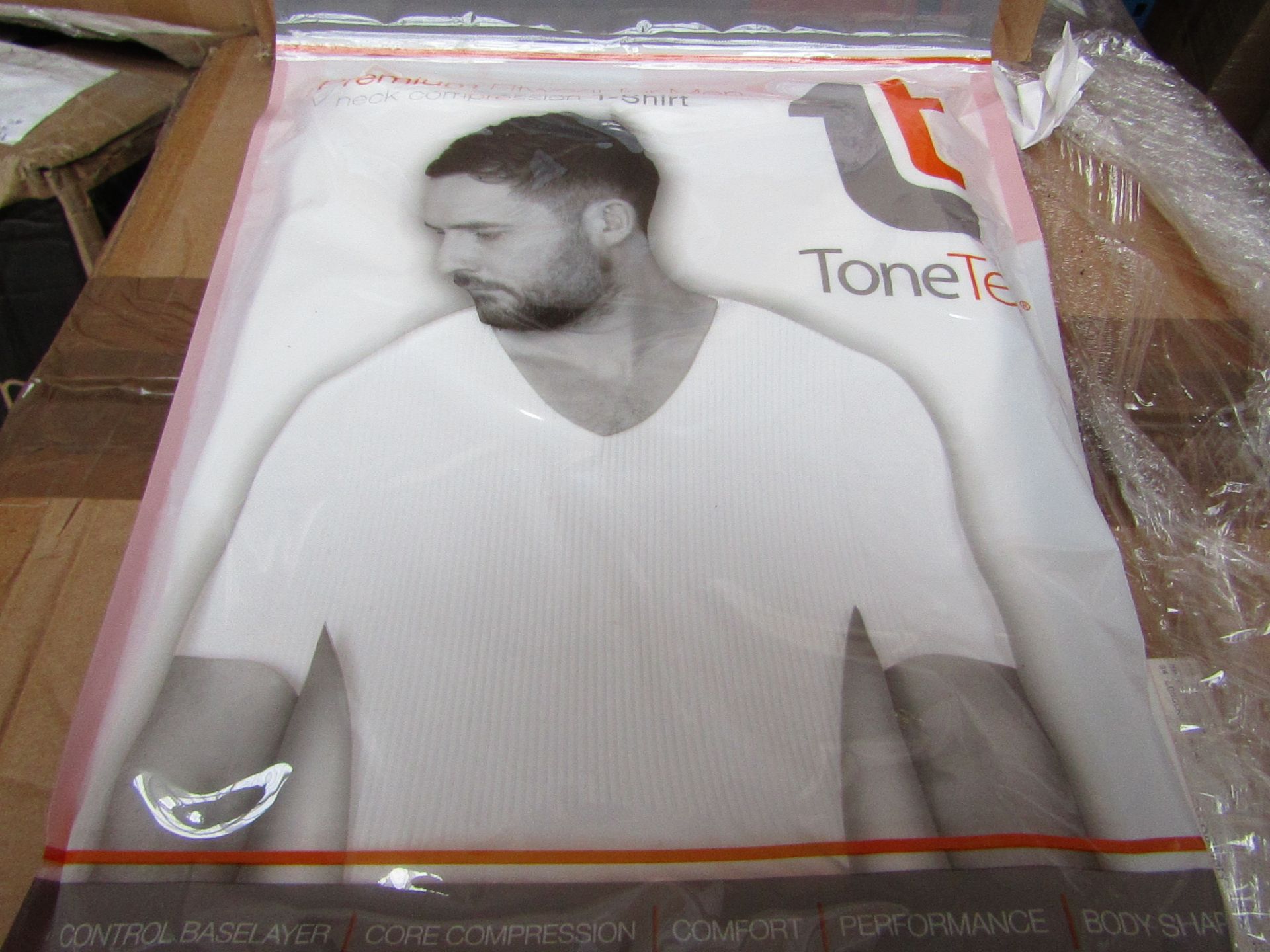 | 48x | TONE TEE V NECK COMPRESSION T-SHIRT WHITE XL | PACKAGED & BOXED | SKU 1508038582739 | RRP £