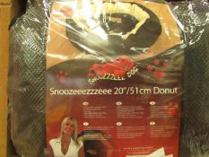 Snoozzzeee 20" Donut Dog Bed in Purple. New & Packaged