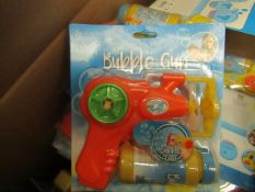 3 packs of 3 Bubble wands with Solutions. New & Packaged