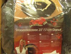 Snoozzzeee 20" Donut Dog Bed in Purple. New & Packaged