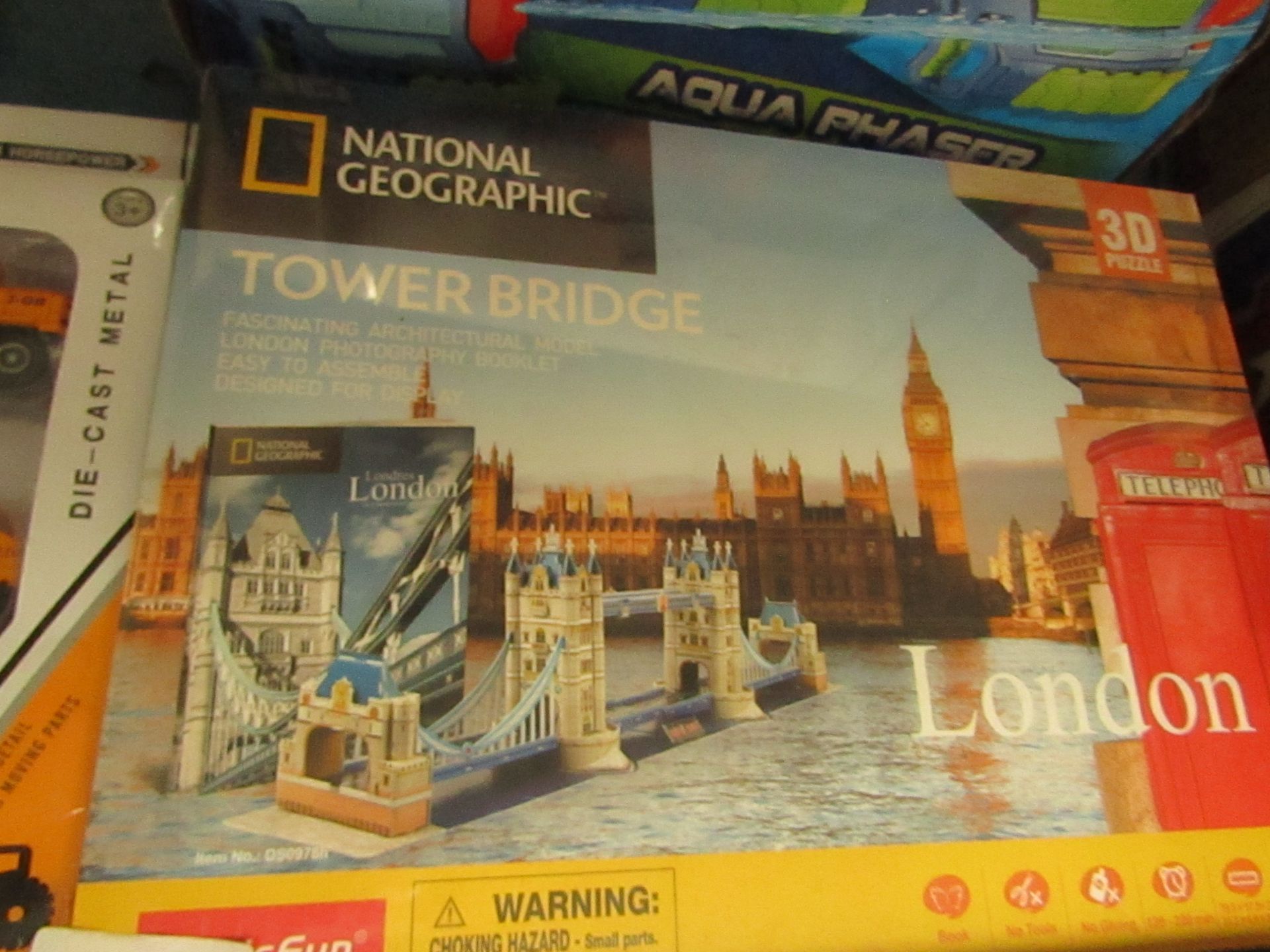 National Geographic - Tower Bridge London - Unused & Boxed.