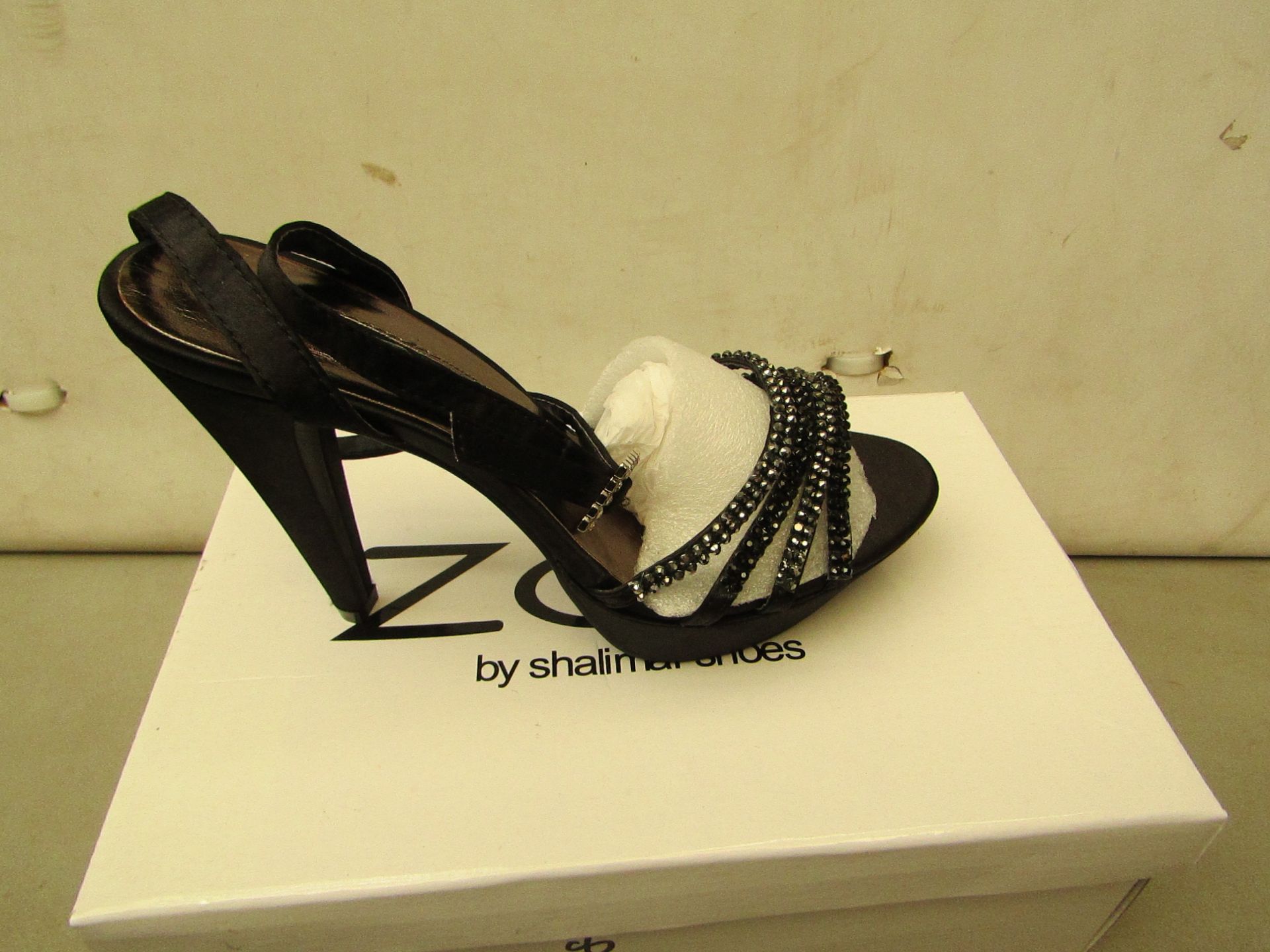 Unze by Shalamar Size 5 Ladies Shoes. New & boxed see image for design