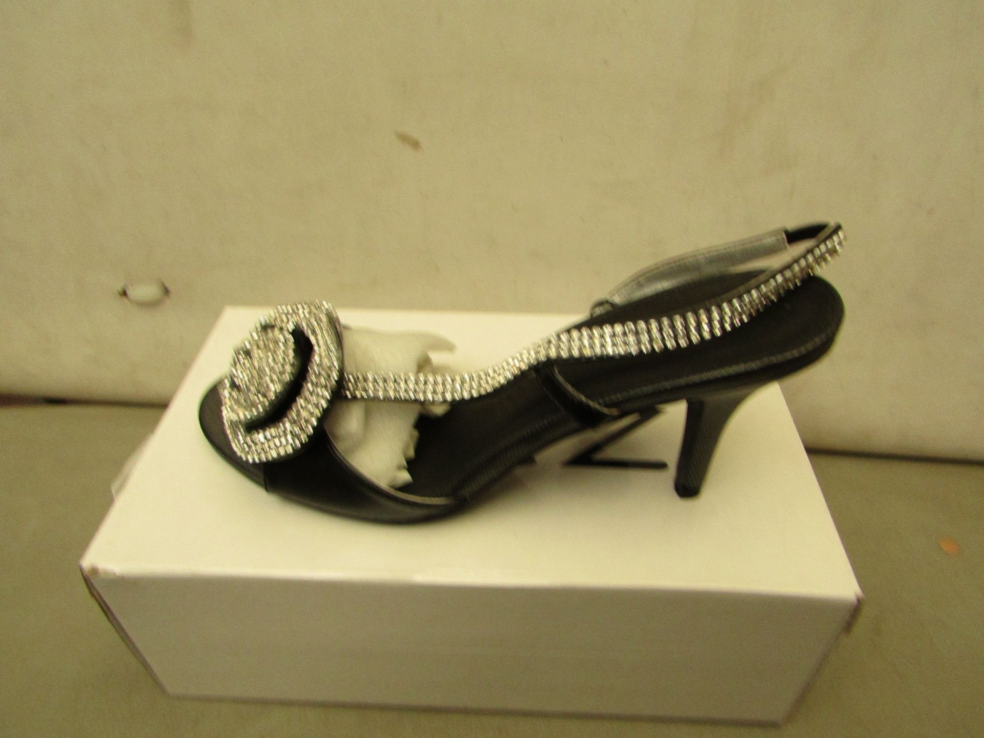 Unze by Shalamar Size 7 Ladies Shoes. New & boxed see image for design