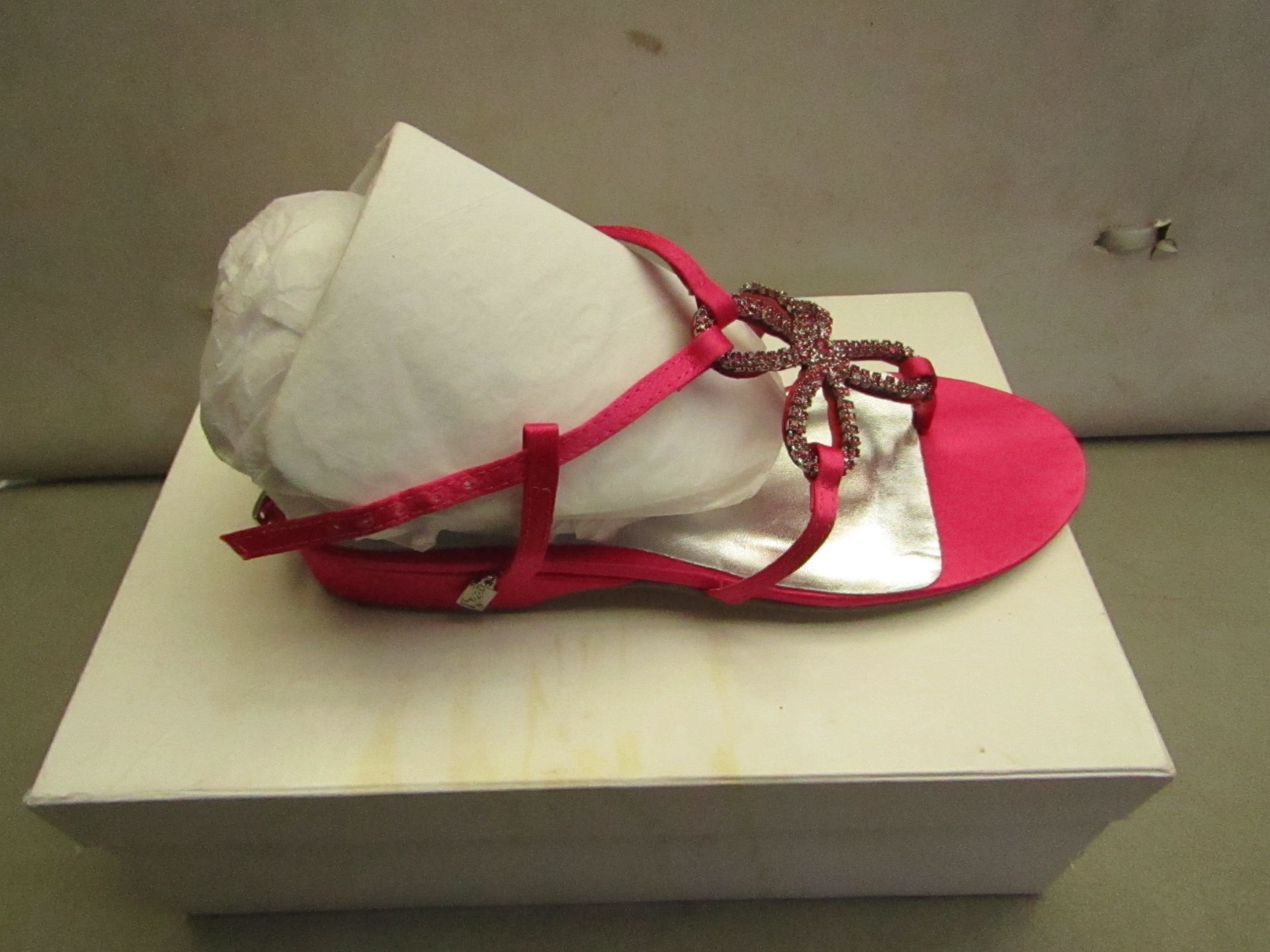 Unze by Shalamar Size 3 Ladies Shoes. New & boxed see image for design
