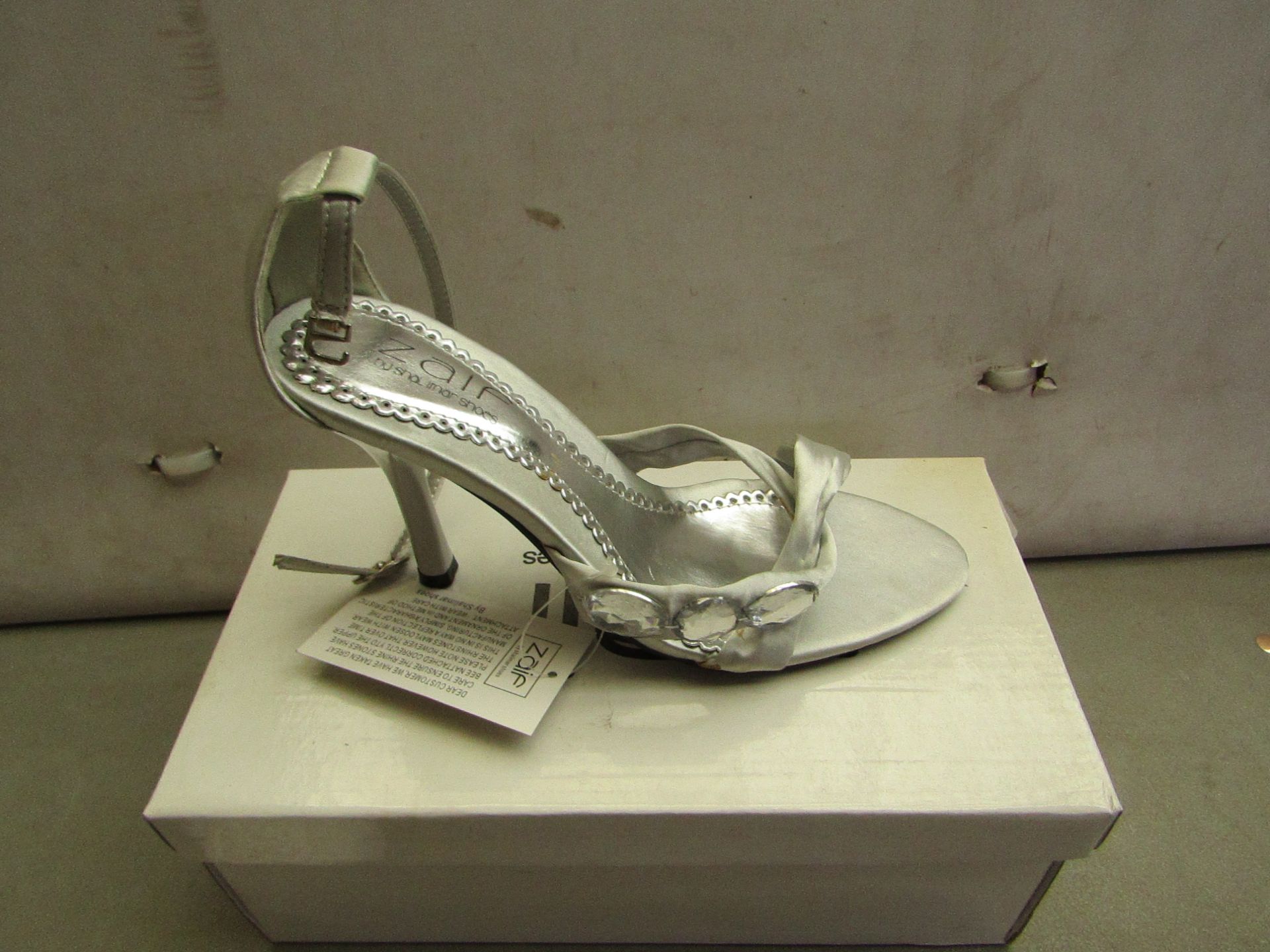 Unze by Shalamar Size 3 Ladies Shoes. New & boxed see image for design