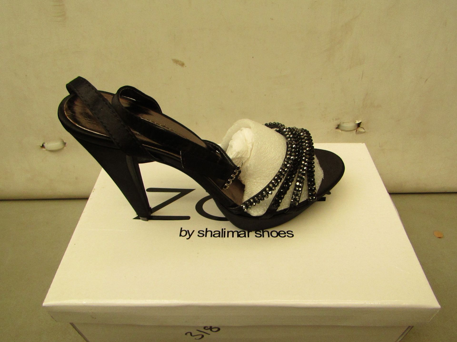 Unze by Shalamar Size 6 Ladies Shoes. New & boxed see image for design