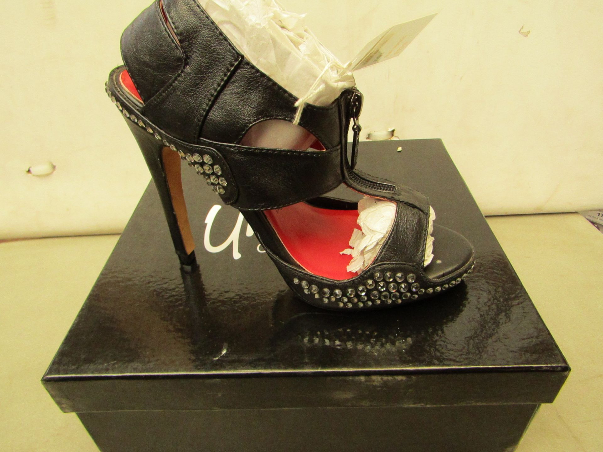 Unze by Shalamar Size 5 Ladies Shoes. New & boxed see image for design