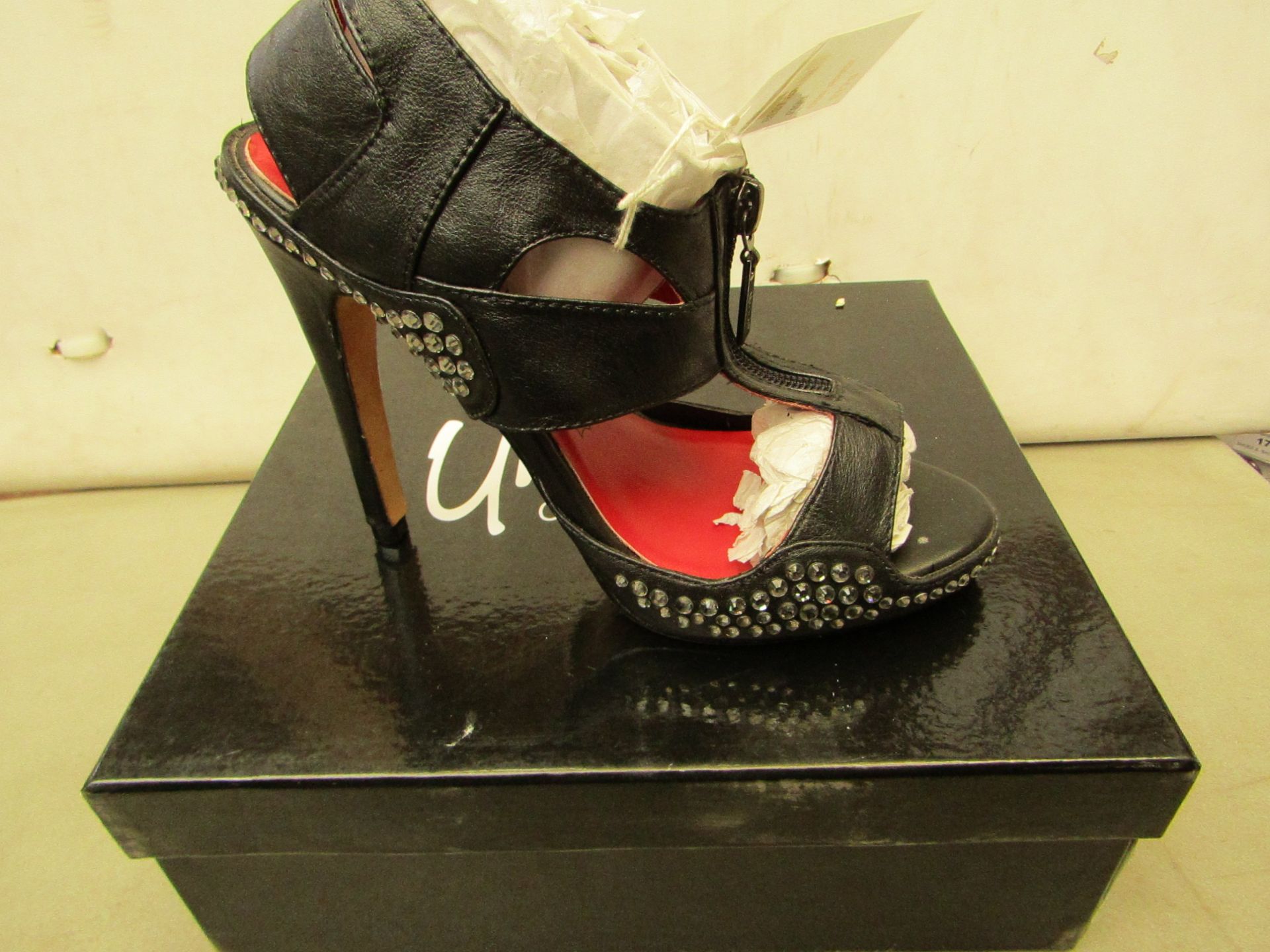 Unze by Shalamar Size 5 Ladies Shoes. New & boxed see image for design