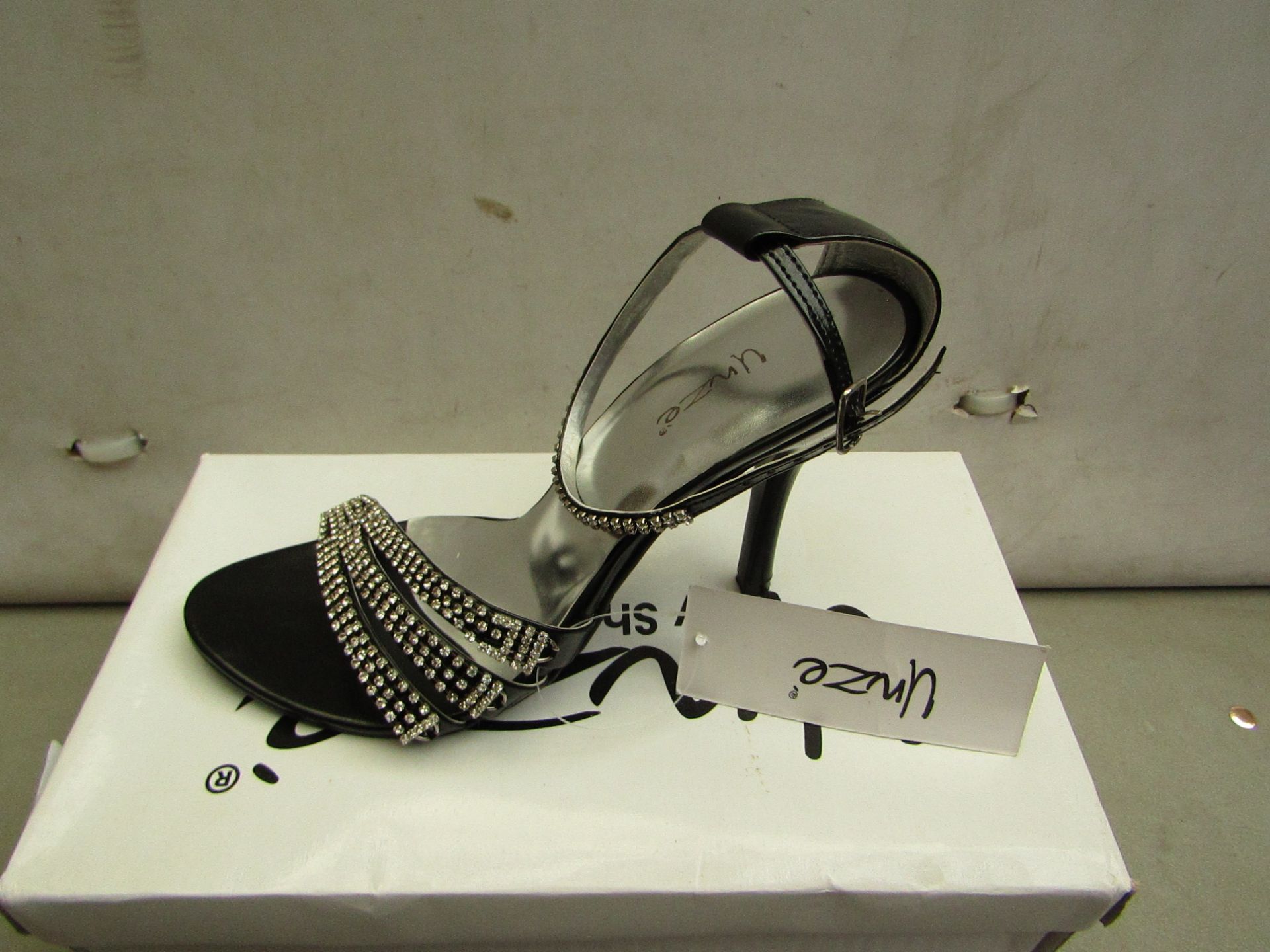 Unze by Shalamar Size 4 Ladies Shoes. New & boxed see image for design