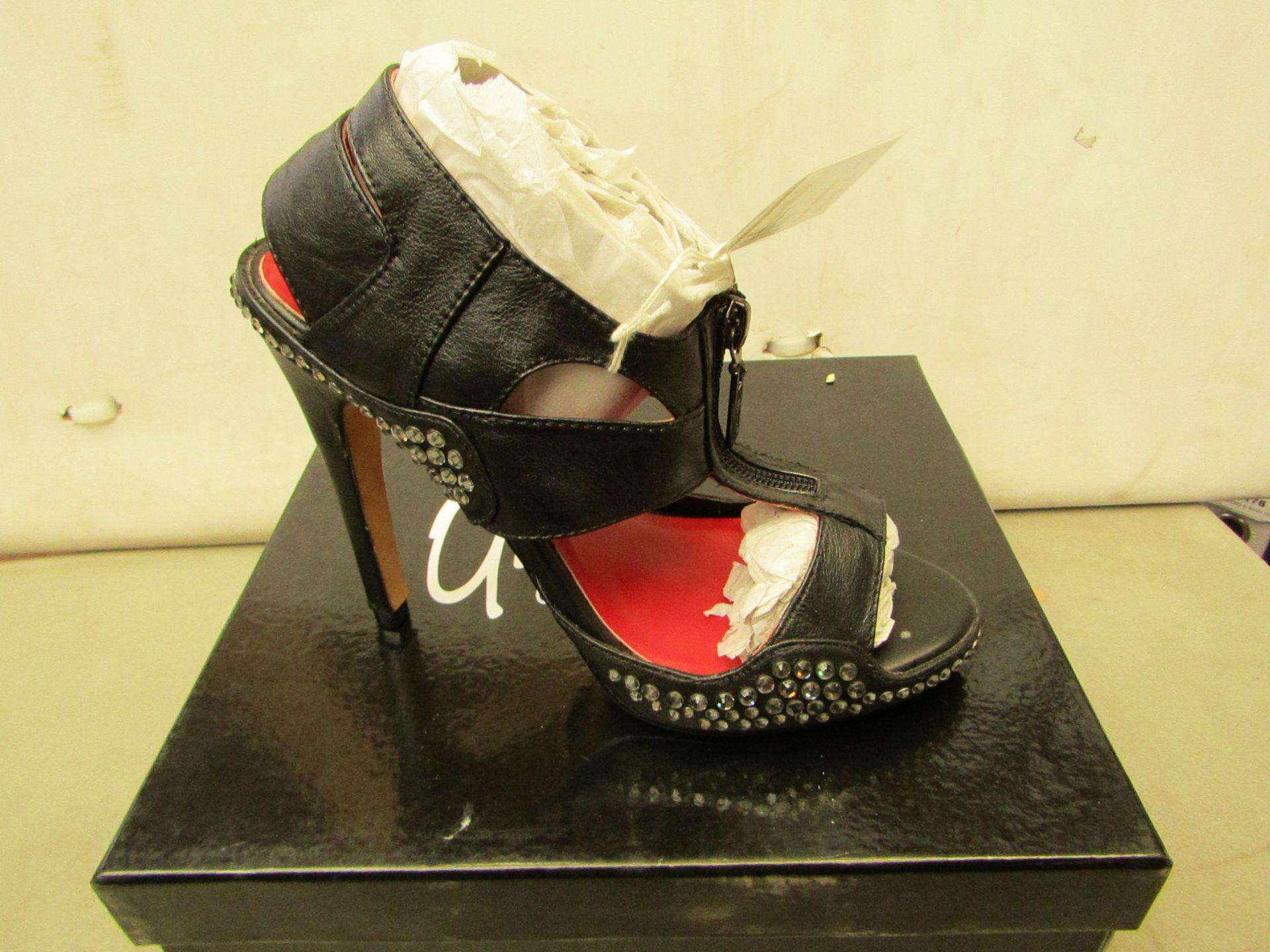 Unze by Shalamar Size 8 Ladies Shoes. New & boxed see image for design