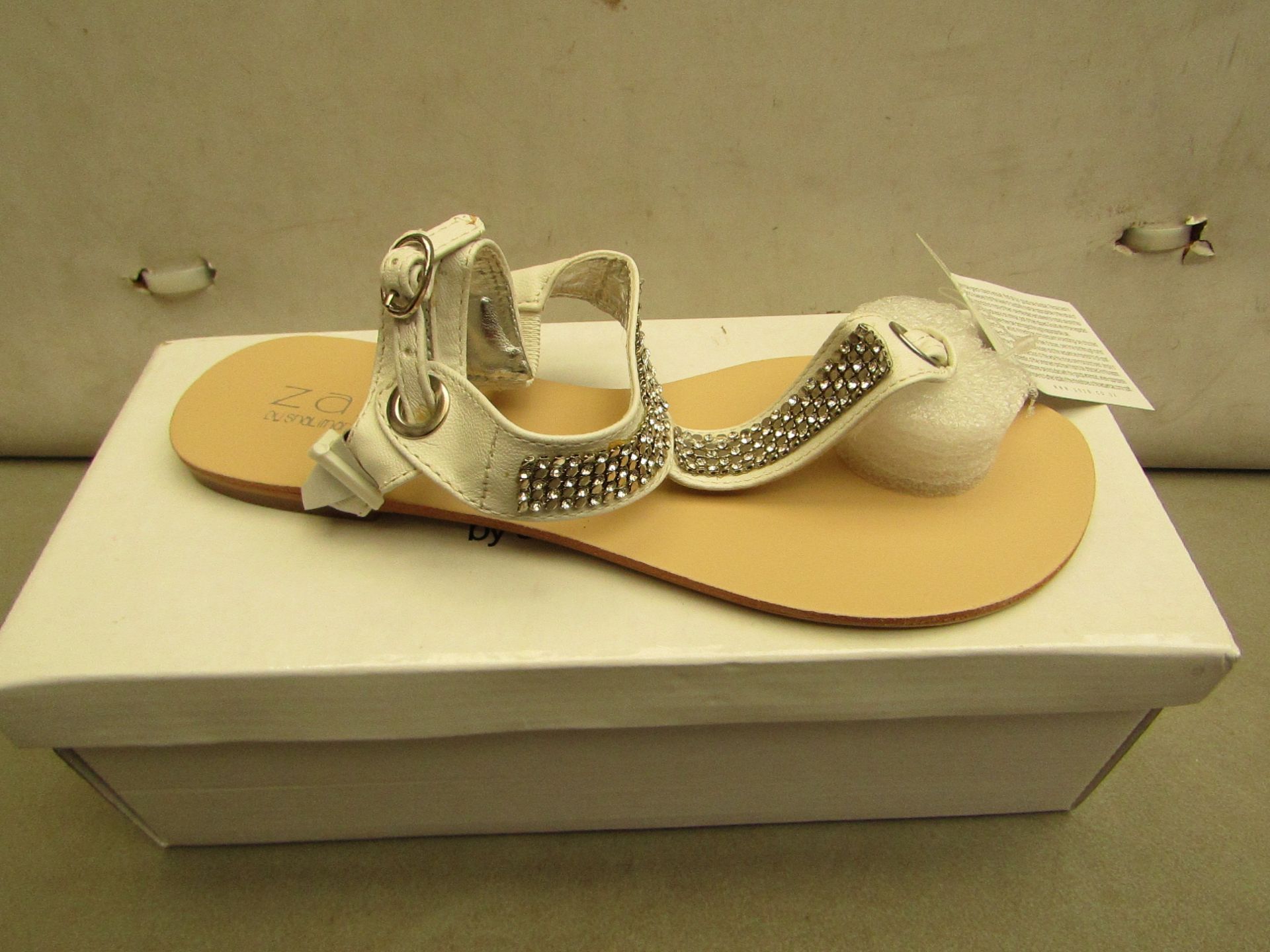 Unze by Shalamar Size 4 Ladies Shoes. New & boxed see image for design