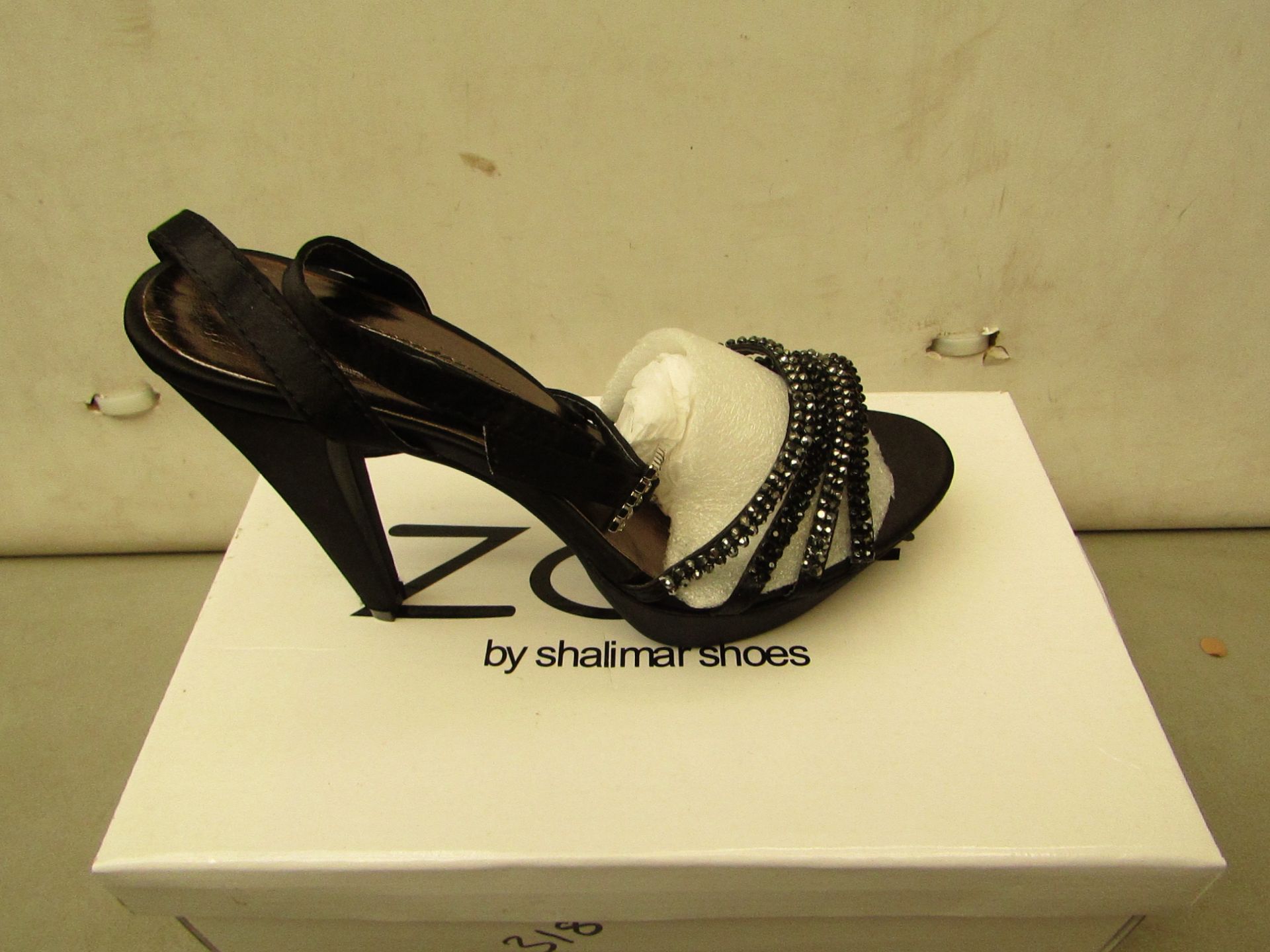 Unze by Shalamar Size 7 Ladies Shoes. New & boxed see image for design