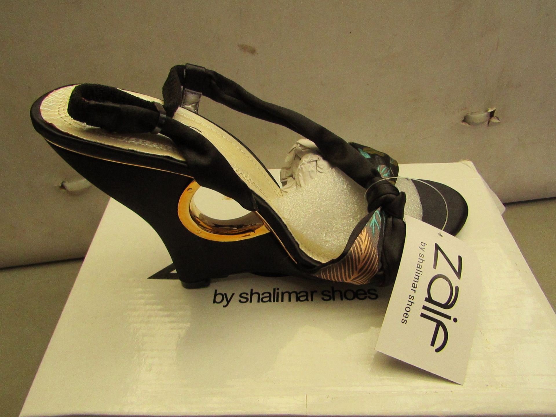 Shalamar Zaif Size 7 Ladies Shoes. New & Boxed. See Image for Design