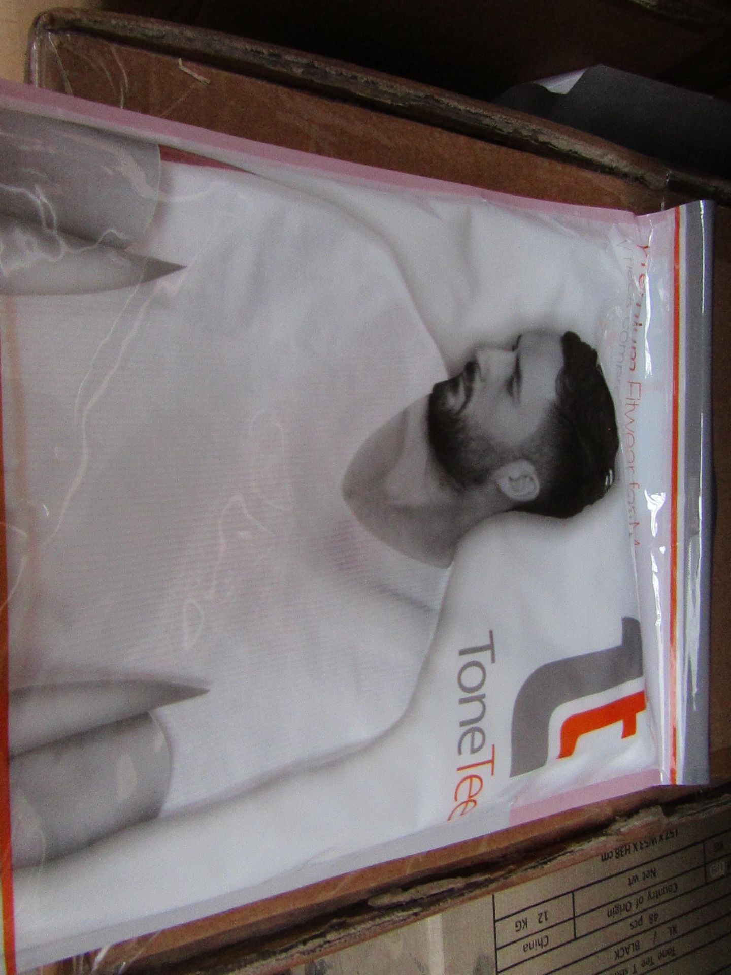 | 48x | TONE TEE V NECK COMPRESSION T-SHIRT WHITE XL | PACKAGED & BOXED | SKU 1508038582739 | RRP £