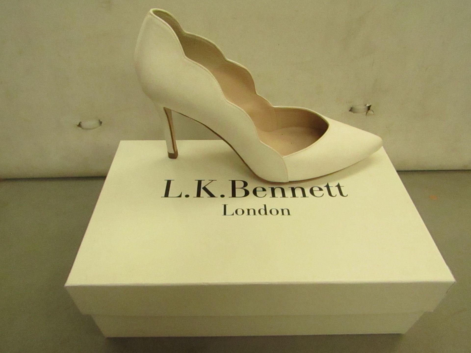 LK Bennett Ladies Osposa White Satin Shoe size 38 RRP £180 new & boxed