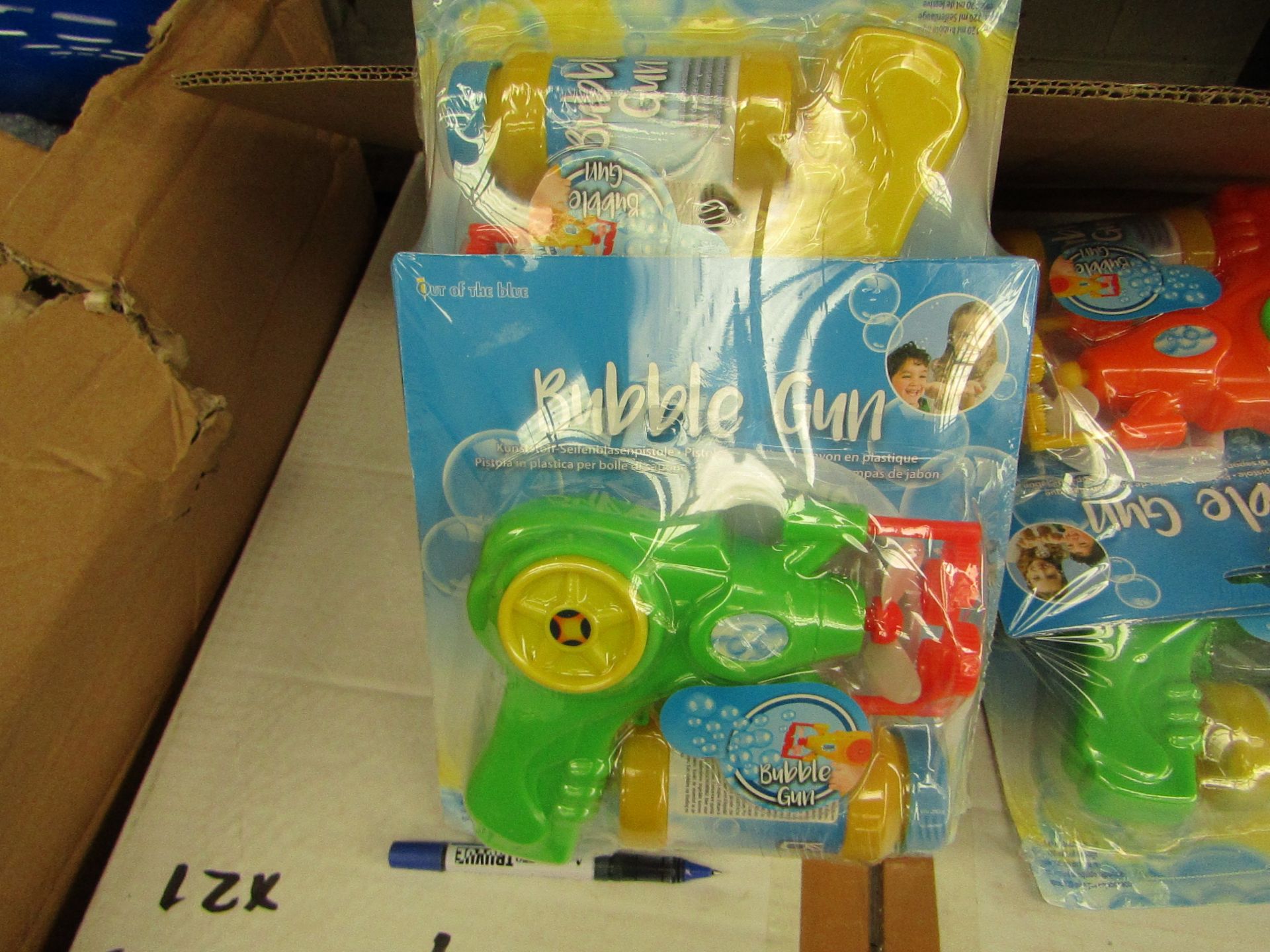 2x Packs of 3 Bubble Gun - With Bubble Liquid - New & Packaged.