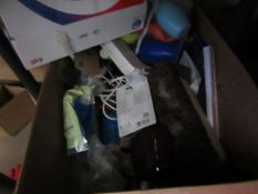 Box of Approx 15 Various Household items. See Image