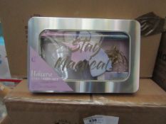 12 x Unicorn Stationary Sets in Metal Cases. Unused