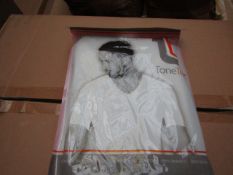 | 1x | TONE TEE V NECK COMPRESSION T-SHIRT WHITE XL | PACKAGED & BOXED | SKU 1508038582739 | RRP £