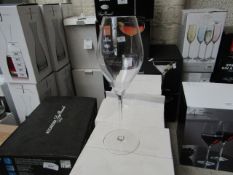 Set of 4 Wine Glasses. New & Boxed