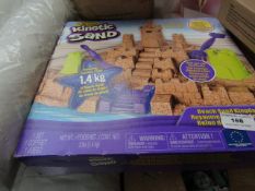 Kinetic sand 1.4kg Beach Sand Kingdom. Build your own Sand Castle. Unused & Boxed