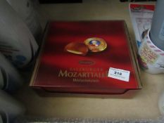 1 x Mirabell Mozarttaler box of 48 x 20g Coins of Chocolate Praline BB Dec 20 still sealed see image