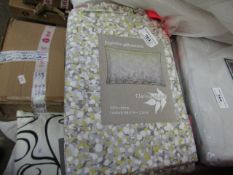 2x Clarissa Hulse Oxford pillow case covers.