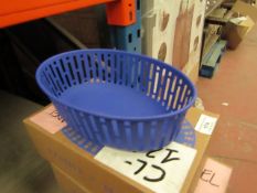 | 1X | HAY PANIER BRIGHT BLUE OVAL METAL BASKET | RRP £45 |LOOKS UNUSED AND BOXED |