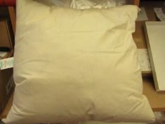 | 2X | UNBRANDED FEATHER FILLED CUSHION INNERS | UNUSED |