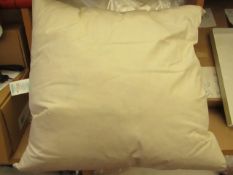 | 2X | UNBRANDED FEATHER FILLED CUSHION INNERS | UNUSED |