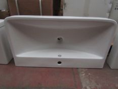 800mm Ceramic basin, new and boxed. BASF02