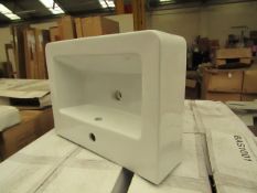Standard wash basin 600 x 440mm, new and boxed. BAS1001