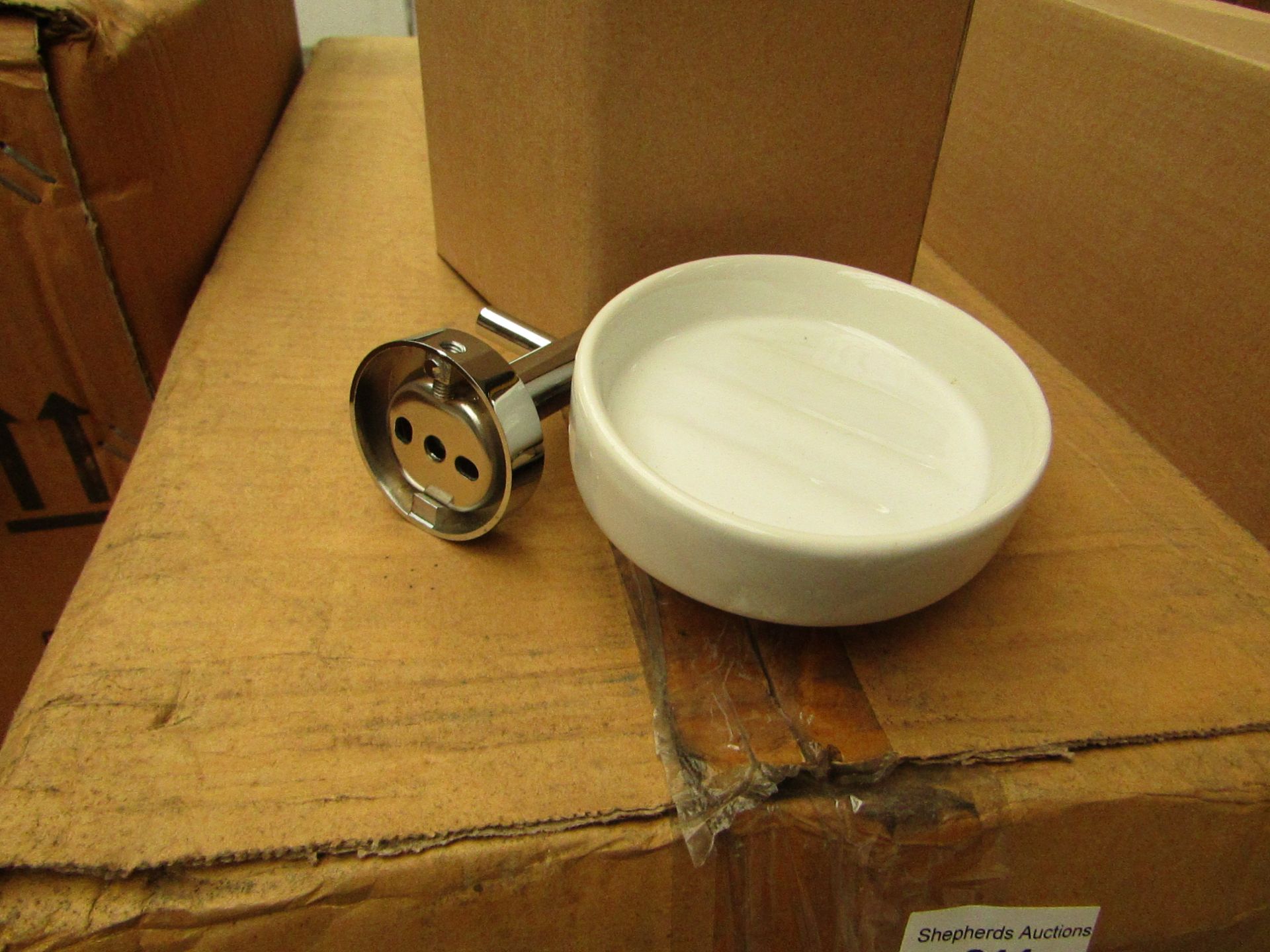 Ceramic soap dish, new and boxed. AFZ34