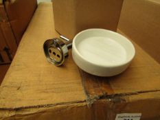 Ceramic soap dish, new and boxed. AFZ34